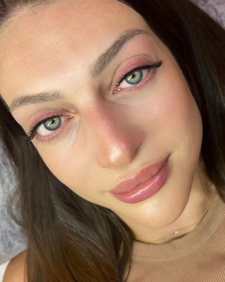 przedłużanie rzęs Poznań – Wonderful Beauty 1